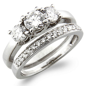 18K White Gold 3 Stone Wedding Ring Set